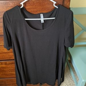 Lularoe solid black size medium perfect T